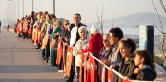 Maltepe’de “Ata’ya Saygı Zinciri”